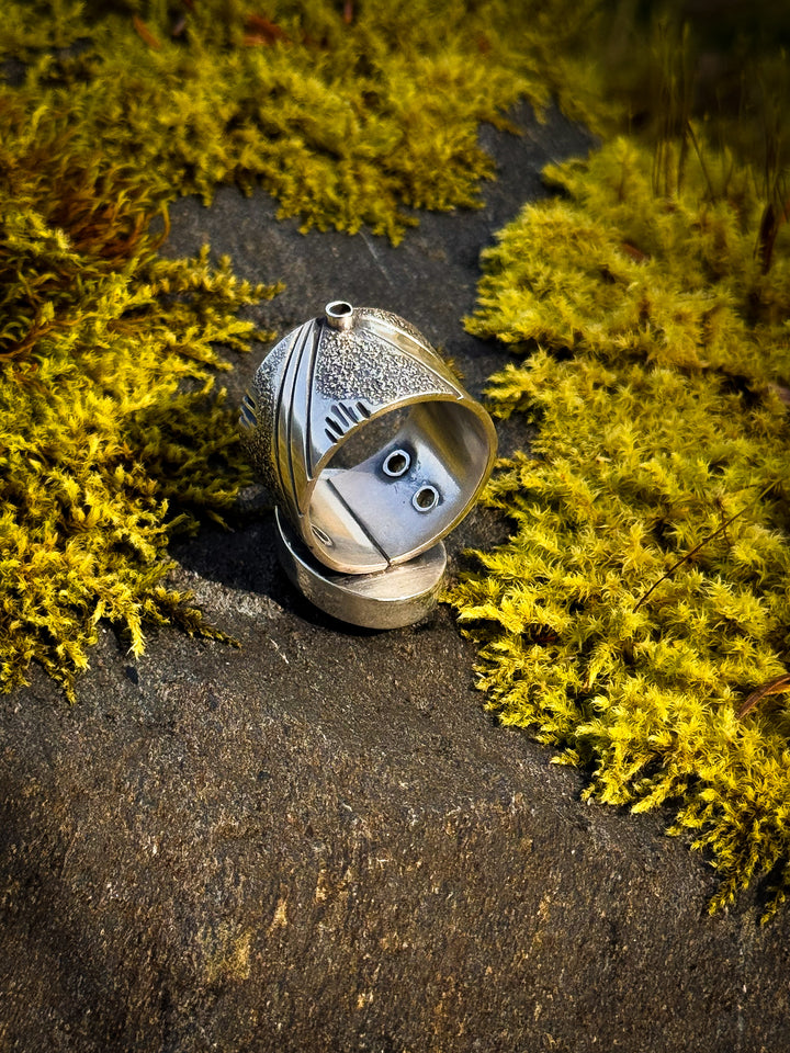 Ridge Shank-White Buffalo Turquoise Ring