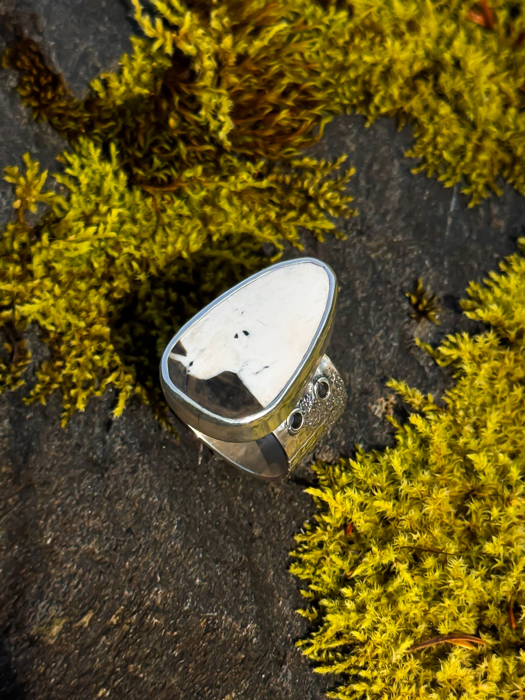 Ridge Shank-White Buffalo Turquoise Ring