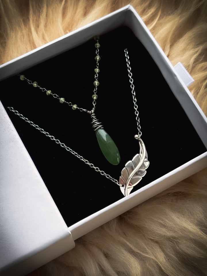 Luminary & Leaf Necklace Set