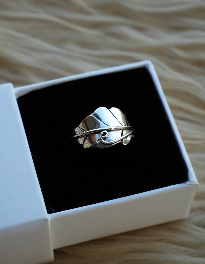 Fae Leaf Ring