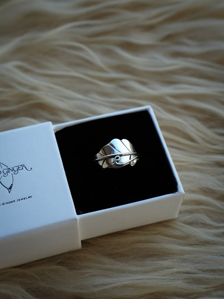 Fae Leaf Ring