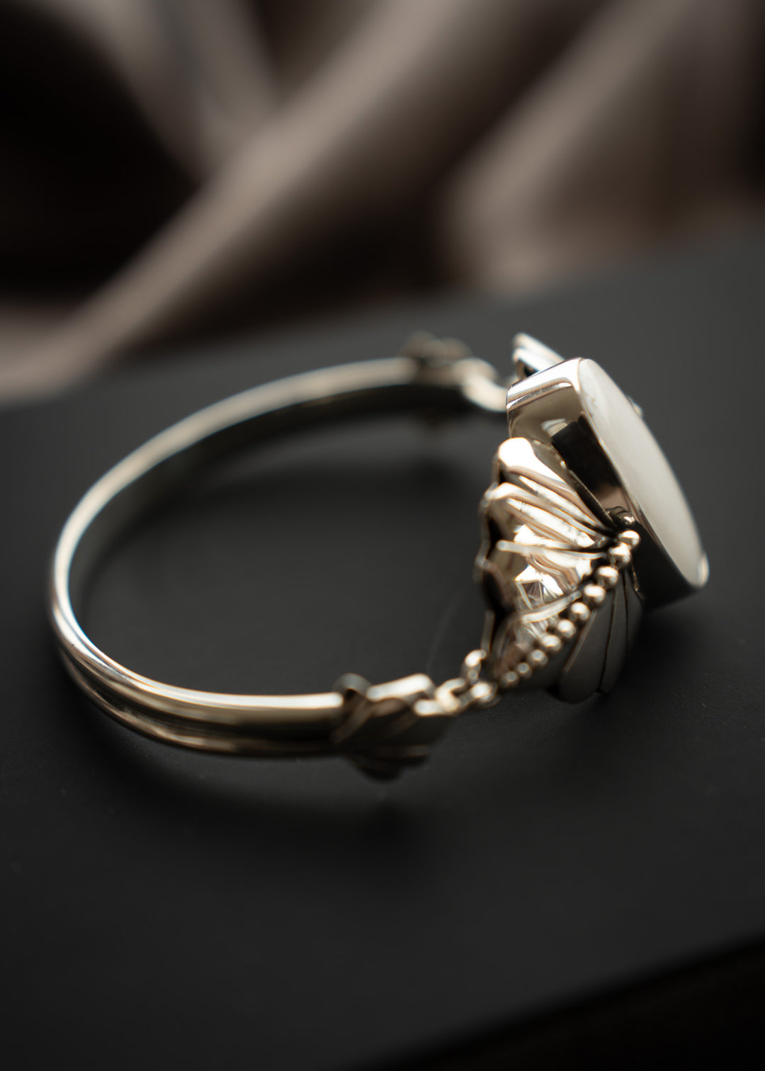 Stillwater Cuff - Medium - White Buffalo